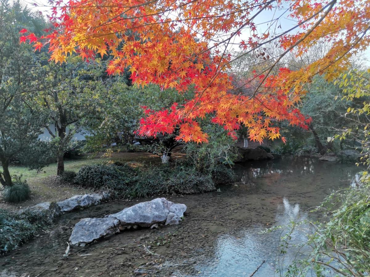 Westlake Youth Hostel Manjuelong Branch Ханчжоу Экстерьер фото